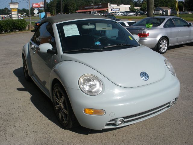 2005 Volkswagen New Beetle 3/4 Ton