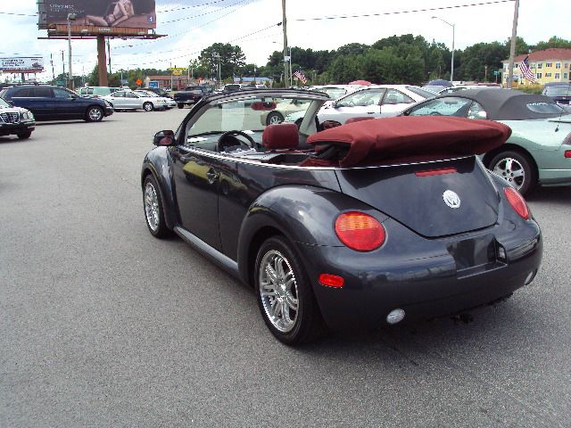 2005 Volkswagen New Beetle 2500 Extended Cab 4WD SLT