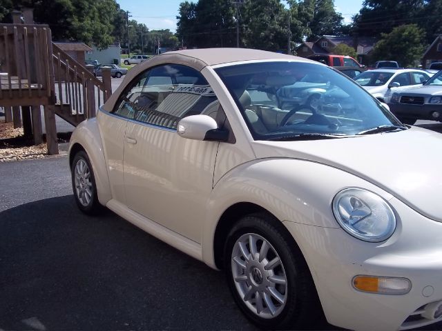 2005 Volkswagen New Beetle 2500 Extended Cab 4WD SLT