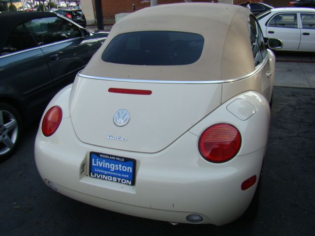 2005 Volkswagen New Beetle 3/4 Ton