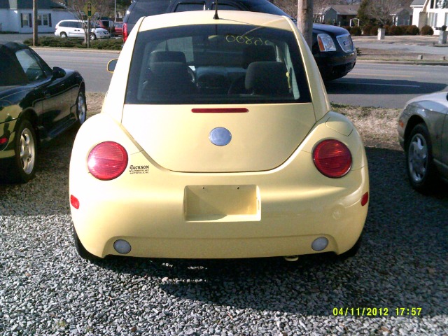 2005 Volkswagen New Beetle 143.5 LTZ