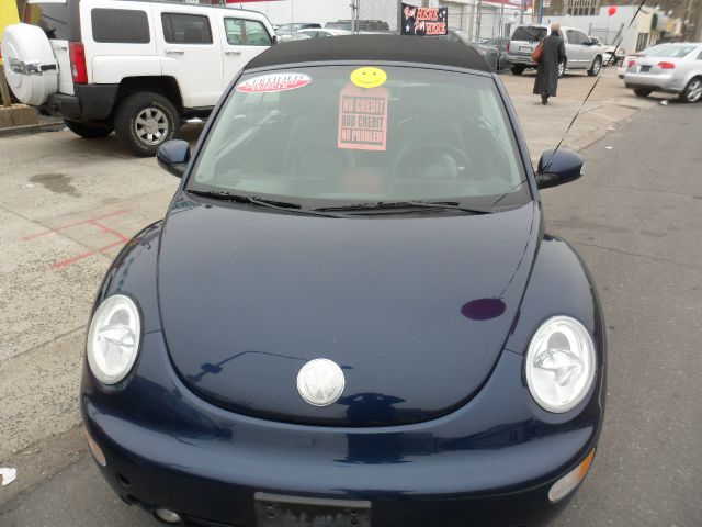 2005 Volkswagen New Beetle 3/4 Ton