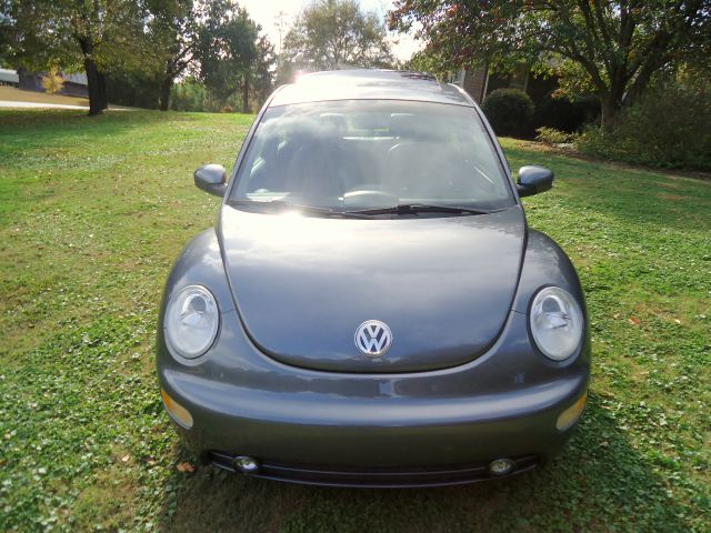 2005 Volkswagen New Beetle 143.5 LTZ