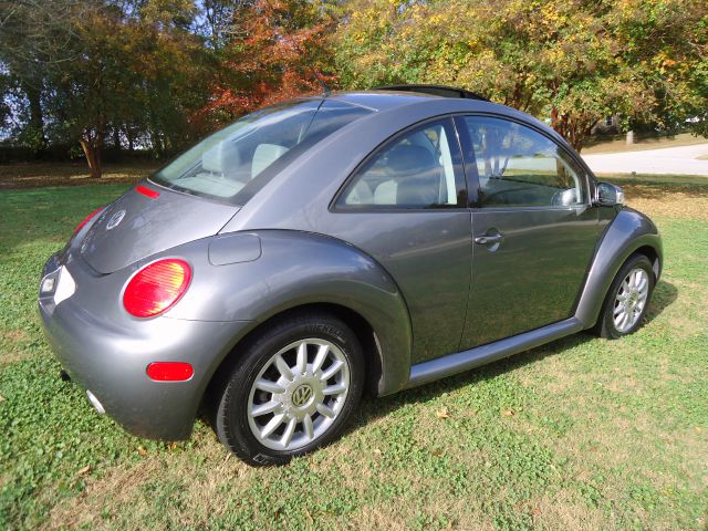 2005 Volkswagen New Beetle 143.5 LTZ