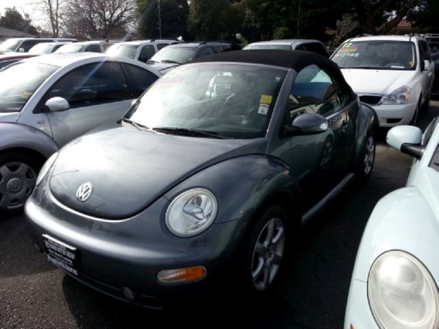 2005 Volkswagen New Beetle 3/4 Ton