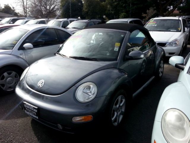 2005 Volkswagen New Beetle 3/4 Ton