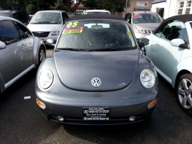 2005 Volkswagen New Beetle 3/4 Ton