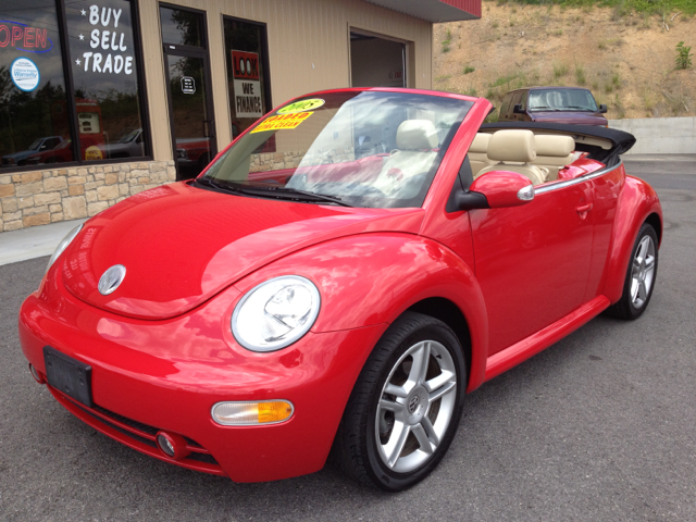 2005 Volkswagen New Beetle 3/4 Ton