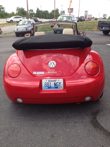 2005 Volkswagen New Beetle 3/4 Ton