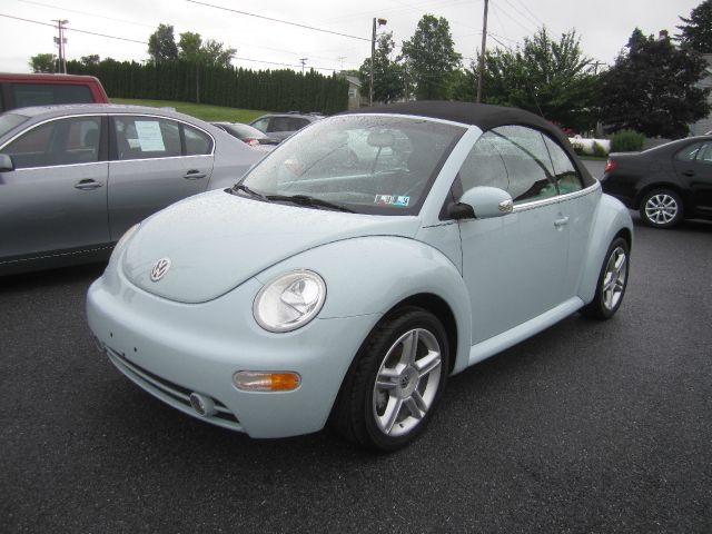 2005 Volkswagen New Beetle 3/4 Ton