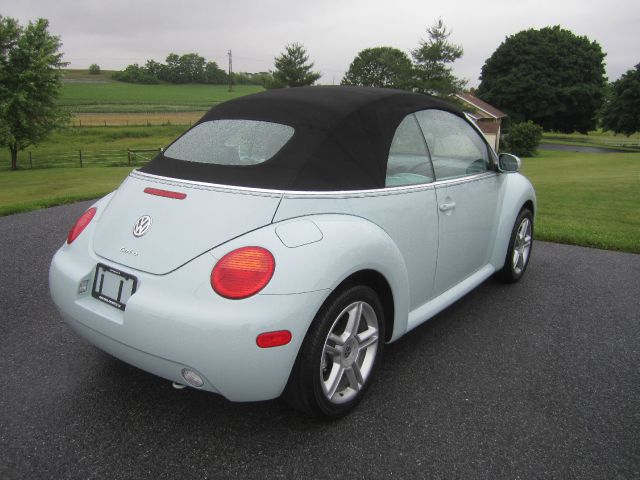 2005 Volkswagen New Beetle 3/4 Ton