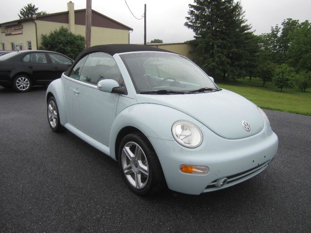 2005 Volkswagen New Beetle 3/4 Ton