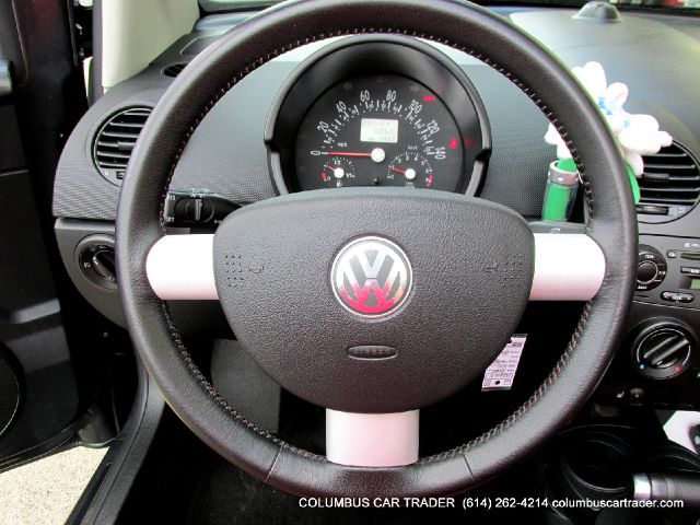 2005 Volkswagen New Beetle 2500 Extended Cab 4WD SLT