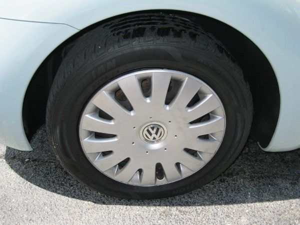 2005 Volkswagen New Beetle ZX4 SE Sedan