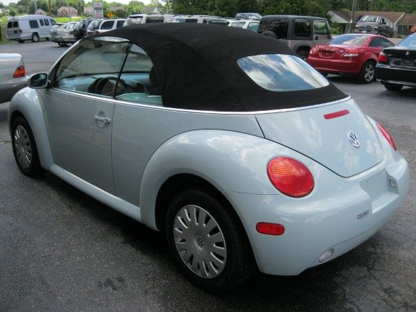 2005 Volkswagen New Beetle ZX4 SE Sedan