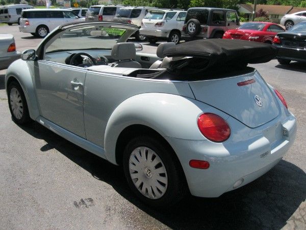 2005 Volkswagen New Beetle ZX4 SE Sedan