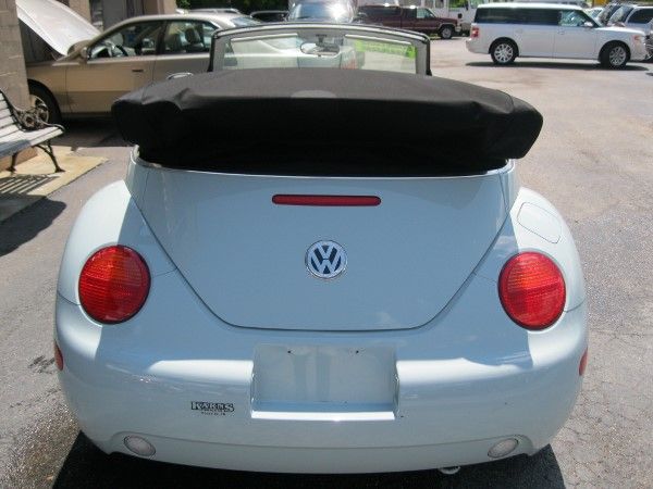 2005 Volkswagen New Beetle ZX4 SE Sedan