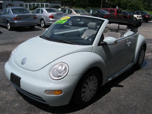 2005 Volkswagen New Beetle ZX4 SE Sedan