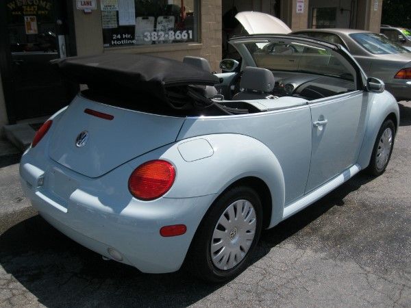 2005 Volkswagen New Beetle ZX4 SE Sedan