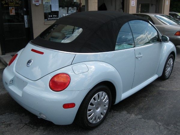 2005 Volkswagen New Beetle ZX4 SE Sedan