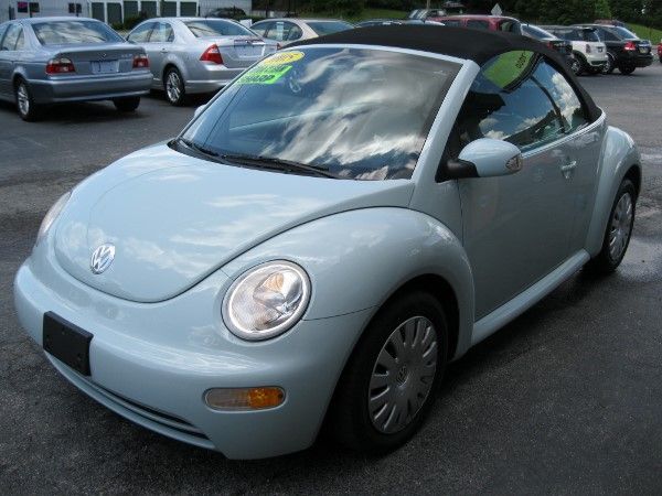 2005 Volkswagen New Beetle ZX4 SE Sedan