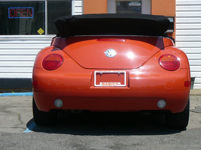 2005 Volkswagen New Beetle 2500 Extended Cab 4WD SLT