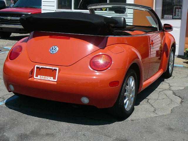 2005 Volkswagen New Beetle 2500 Extended Cab 4WD SLT