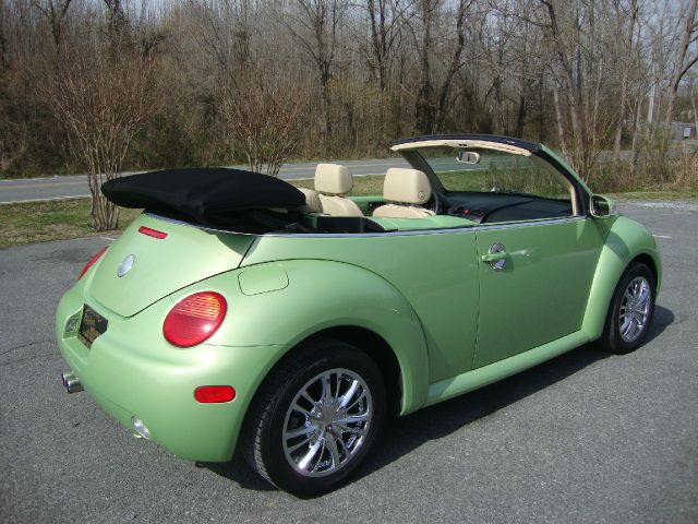 2005 Volkswagen New Beetle ZX4 SE Sedan