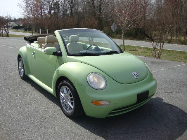 2005 Volkswagen New Beetle ZX4 SE Sedan