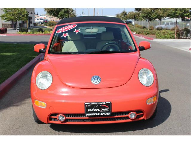 2005 Volkswagen New Beetle 3/4 Ton