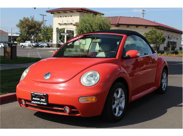 2005 Volkswagen New Beetle 3/4 Ton