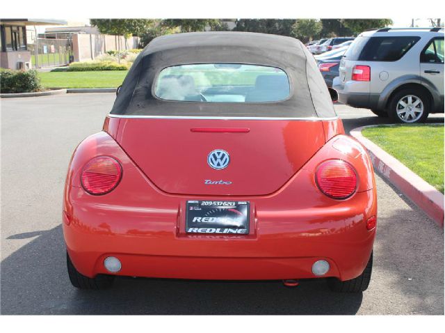 2005 Volkswagen New Beetle 3/4 Ton