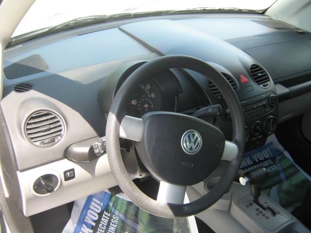 2005 Volkswagen New Beetle 2500 Extended Cab 4WD SLT