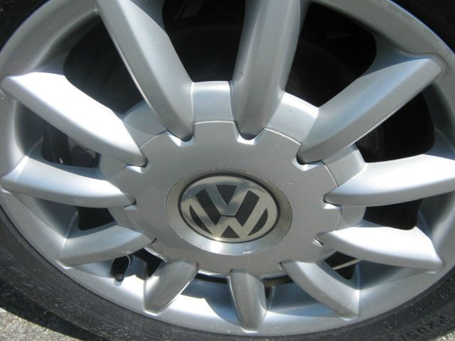 2005 Volkswagen New Beetle 2500 Extended Cab 4WD SLT