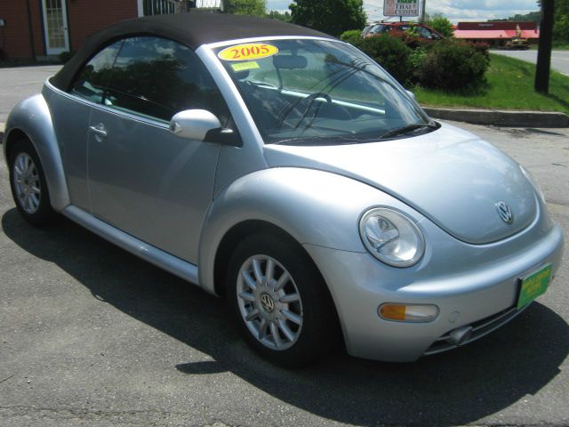 2005 Volkswagen New Beetle 2500 Extended Cab 4WD SLT