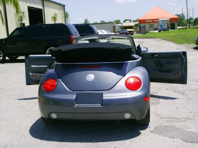 2005 Volkswagen New Beetle ZX4 SE Sedan