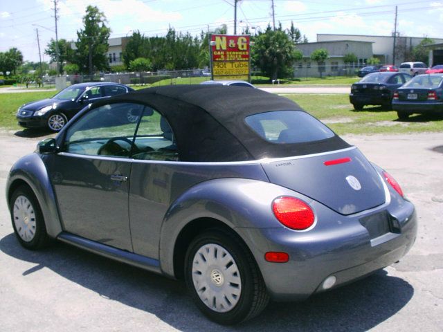 2005 Volkswagen New Beetle ZX4 SE Sedan