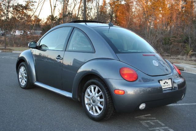 2005 Volkswagen New Beetle 143.5 LTZ