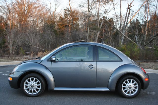 2005 Volkswagen New Beetle 143.5 LTZ