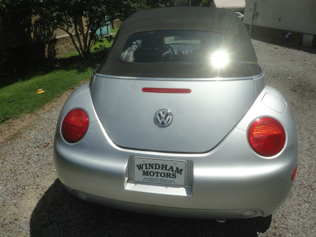 2005 Volkswagen New Beetle 2500 Extended Cab 4WD SLT