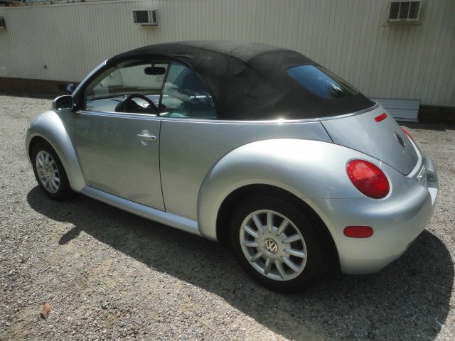 2005 Volkswagen New Beetle 2500 Extended Cab 4WD SLT