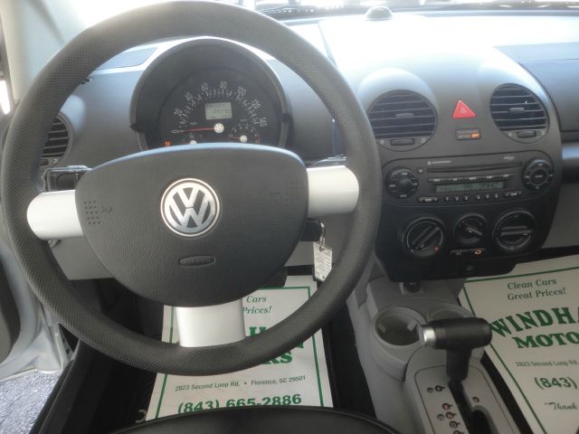 2005 Volkswagen New Beetle 2500 Extended Cab 4WD SLT