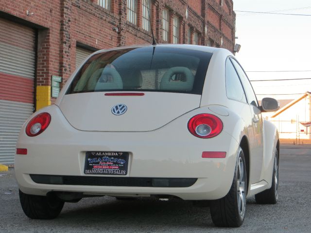 2006 Volkswagen New Beetle CD With MP3