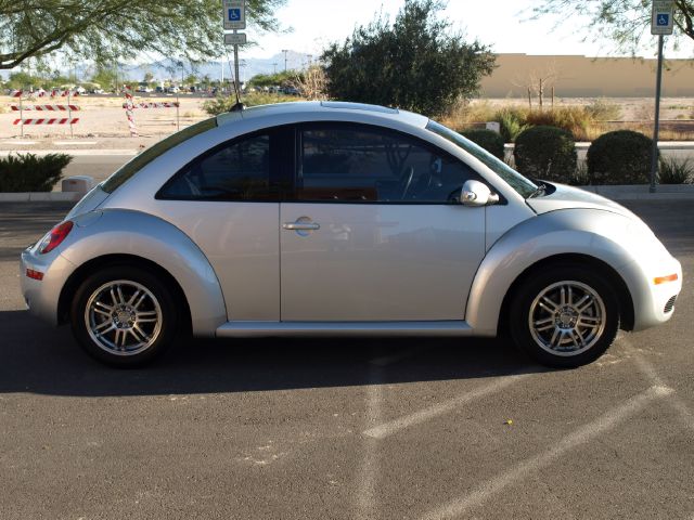 2006 Volkswagen New Beetle CD With MP3