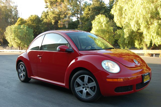 2006 Volkswagen New Beetle Reg Cab 135.5 WB 4WD DRW