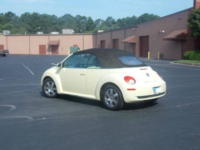 2006 Volkswagen New Beetle Reg Cab 118 WB