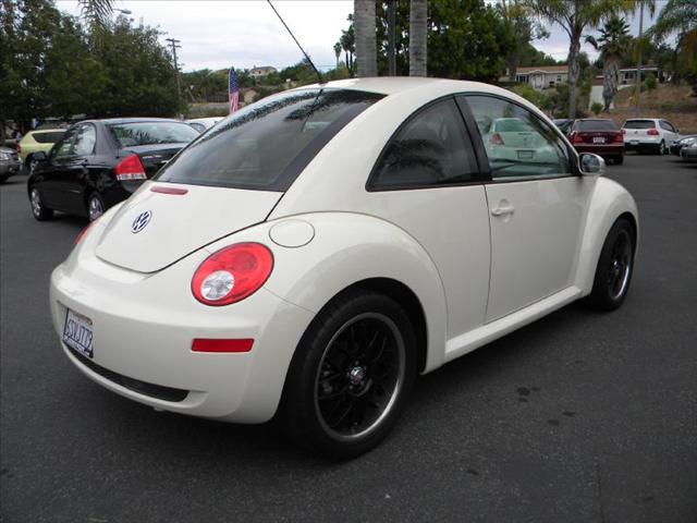 2006 Volkswagen New Beetle 4 Door SLT Sport