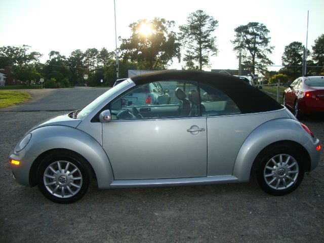 2006 Volkswagen New Beetle BASE W/1sv