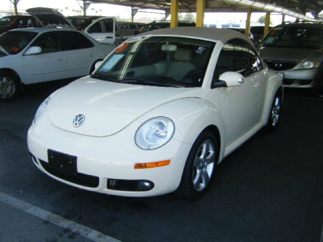 2006 Volkswagen New Beetle Reg Cab 118 WB