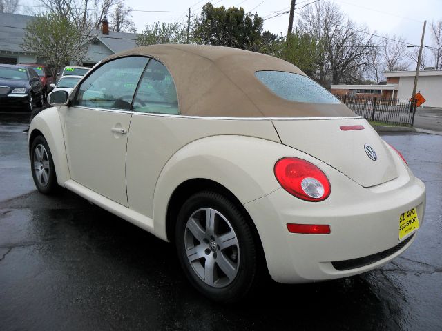 2006 Volkswagen New Beetle BASE W/1sv